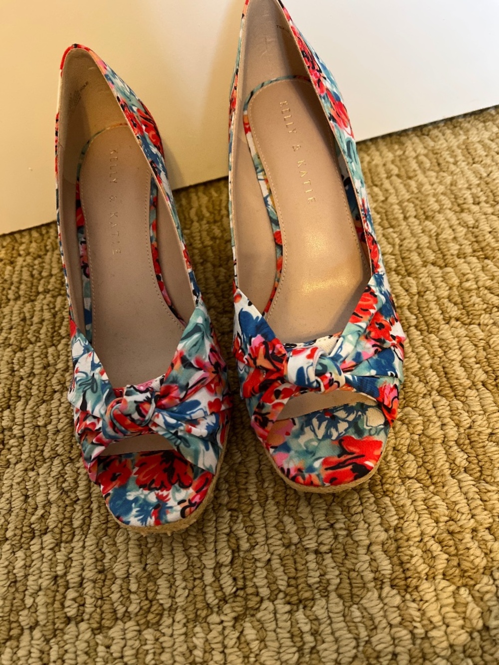 Kelly and Katy wedge sandals size 7.5
